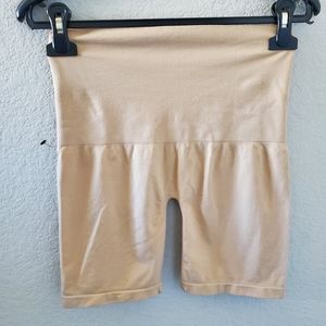 Active Basic seamless bike shorts NWOT